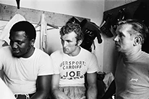 World Heavyweight Champ Joe Frazier (left) with Joe Bugner (centre). 27th June 1970 World Heavyweight Champ Joe Frazier (left) with Joe Bugner (centre). 27th June 1970