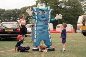 Young children enjoy St Helens show. Sherdley Park, St Helen, Merseyside. 27th July 1996 Young children enjoy St Helens show. Sherdley Park, St Helen, Merseyside. 27th July 1996