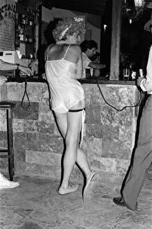 Images Dated 1st August 1986: Young people on holiday in Corfu on a Club 18-30 holiday