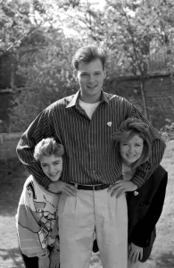 YVETTE FIELDING, JOHN LESLIE AND CARON KEATING, BLUE PETER PRESENTERS - 19/04/1989 YVETTE FIELDING, JOHN LESLIE AND CARON KEATING, BLUE PETER PRESENTERS - 19/04/1989