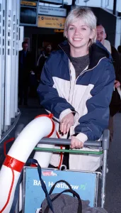 Zoe Ball Radio and TV Presenter October 1998 Pushing a trolley as she arrives at Zoe Ball Radio and TV Presenter October 1998 Pushing a trolley as she arrives at