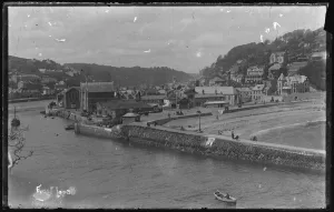 East looe Seafront & Albatros area from Hannafore Rd East looe Seafront & Albatros area from Hannafore Rd