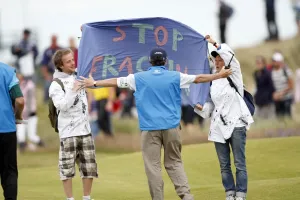 Marshall Halts Fracking Protesters Print