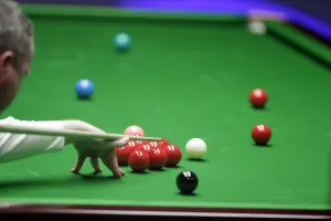 Professional Snooker Players Prints: Difficult Cueing