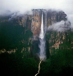 Images Dated 15th November 2006: Angel Falls, Amazonia