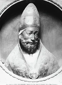 Bust representing St Gregory, work by Pietro Torrigiani, positioned in the Hospital of St Fina, in San Gimignano