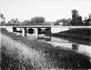 Construction of the highway of Montecatini, near Pistoia: a highway bridge over a river