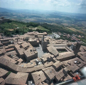 Images Dated 22nd December 2006: Panorama of Volterra