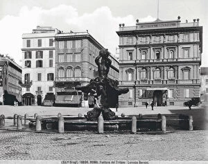 Images Dated 15th March 2005: Triton Fountain in Rome