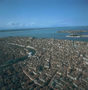 Images Dated 22nd December 2006: Venezia: bird's eye view