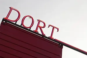 Directional Sign Post Prints: Advertising on a container