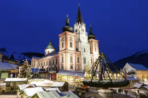 Images Dated 13th December 2024: Mariazell Advent Print, Hanging Wreath Scene