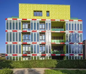 Solar Energy Building Prints: Algae House, Energy-Plus House with microalgae