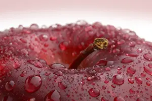 Food Photography Close Up Prints: Apple with waterdrops