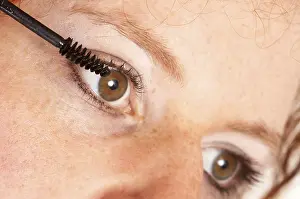 Mascara Application Prints: To apply mascara