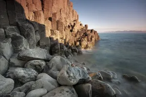 Motion Blur In Nature Prints: Basalt columns, columnar basalt