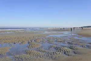 Norderney Coastline Prints: Beach at low tide with wave-like pattern