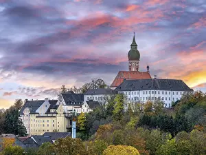 Images Dated 18th October 2024: Beautiful Evening Sky Print - Erling Andechs, Bavaria