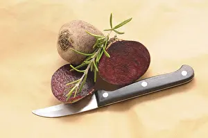 Deserted Studio Background Prints: Beetroot with a knife
