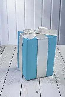 Birthday Present Packaging Prints: Blue gift box