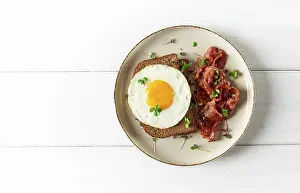 Studio Shot Breakfast Prints: Breakfast, fried egg with bacon