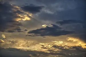 Peaceful Atmosphere Prints: Breathtaking view of a cloudy sky