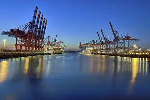 Hamburg Harbour Prints: Burchardkai, harbour, illuminated