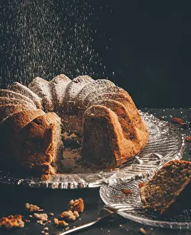 Sweet Baked Goods Images Prints: Cake with falling sugar