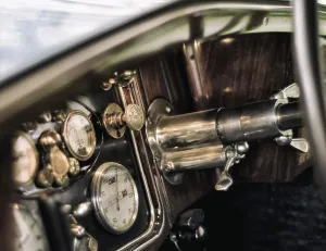 Empty Landscapes Prints: Oldtimer