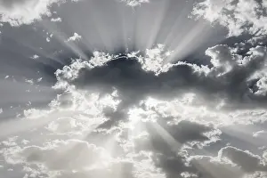 Cloudy Atmosphere Pictures Prints: Clouds (Cumulus) and sun rays, Germany