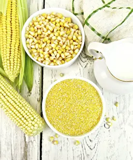Agricultural Crop Images Prints: Corn grits and corn in two bowls