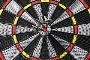 Direct Hit Prints: Dart