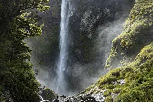 Steep Cliff Rock Formation Prints: Devil's Punchbowl Waterfall