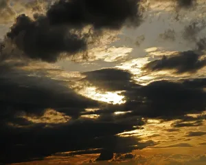 Beauty In Nature Photos Prints: Dramatic cloud filled sky