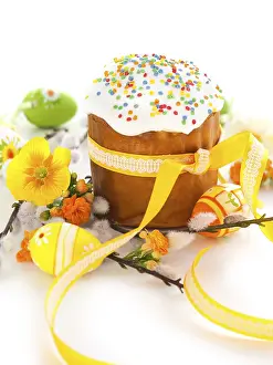 Christmas Dessert Prints: Easter cake and colourful eggs