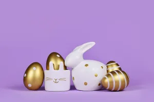 Easter Bunny Figurine Prints: Easter decoration with easter bunny