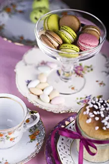 Sweet Dessert Display Prints: The easter installation with macarons