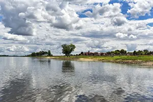 Central Europe City Portrait Prints: Elbe with a view of the town of Hitzacker
