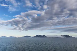Franz Josef Land Archipelago Prints: Flat table mountains covered with ice