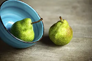 Uninhabited Kitchen Scene Prints: Fresh pears