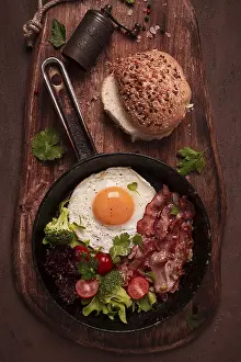 Cast Iron Pan Prints: Fried egg, with bacon and vegetables