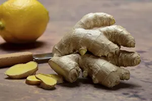 Medicinal Plant Nutrition Prints: Ginger, ginger root and ginger slices