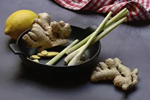 Asian Spice Meal Prints: Ginger, ginger root and lemongrass in pot
