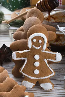 Gingerbread Dessert Prints: Gingerbread