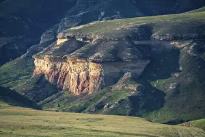 South Africa Landscape Prints: Grassland with sandstone cliffs and cliffs