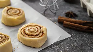 Cinnamon Roll Photography Prints: High angle cinnamon rolls
