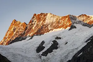 Swiss Mountain Range Prints: Impressive high-alpine landscape