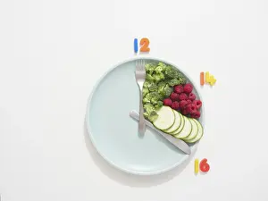 Balanced Diet Concept Prints: Intermittent fasting concept with hours twelve