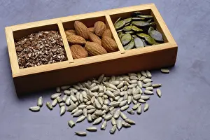 Linseeds Nutrition Prints: Kernels, mix of almond kernels