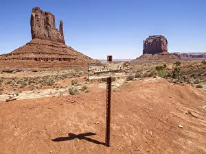 Framed Print : Monument Valley Ancient Rock Landscape Print